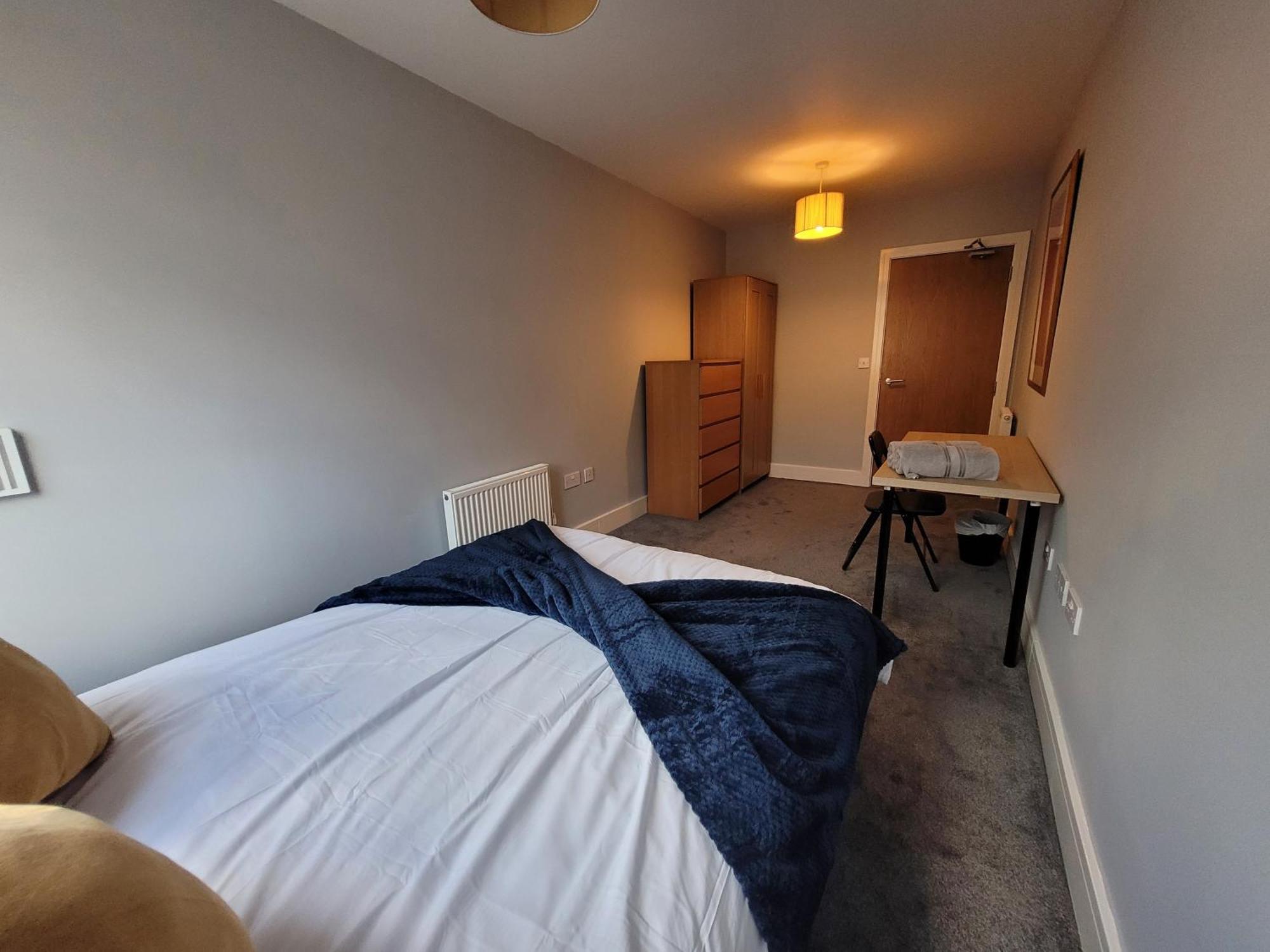 Lesley Court- A Lovely Spacious 2 Bedroom Apartment By Catchpole Stays Челмсфорд Экстерьер фото